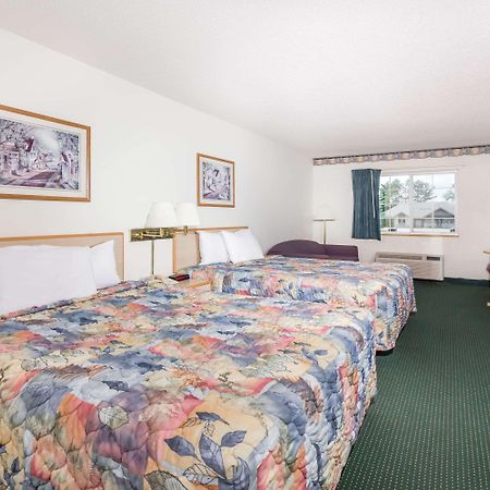 Super 8 By Wyndham Eagle River Ngoại thất bức ảnh