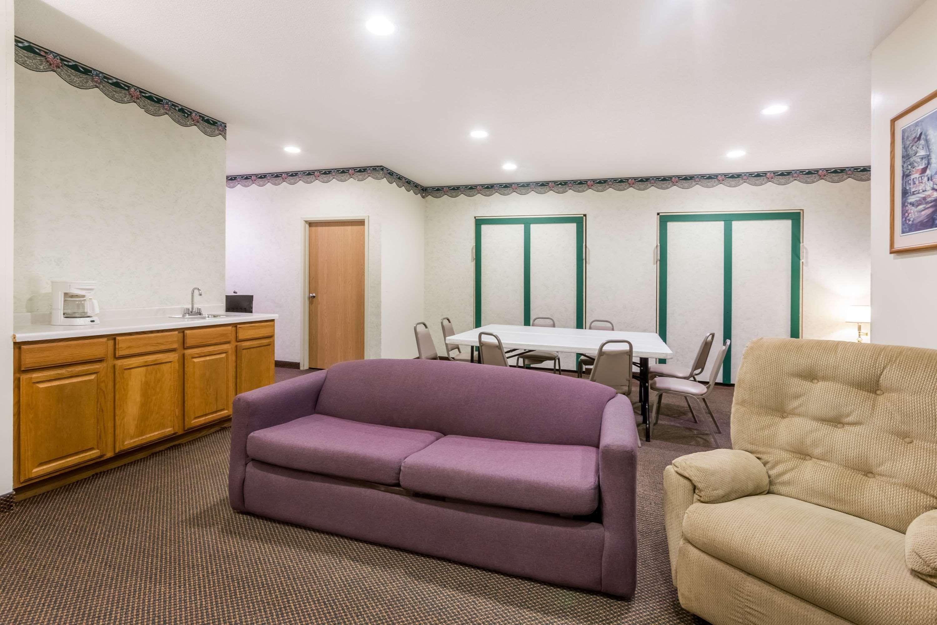 Super 8 By Wyndham Eagle River Ngoại thất bức ảnh