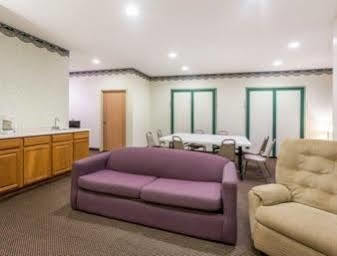 Super 8 By Wyndham Eagle River Ngoại thất bức ảnh